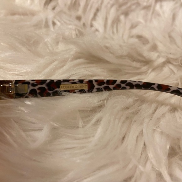 Foster Grant | Aviator Sun Glasses - Picture 6 of 8